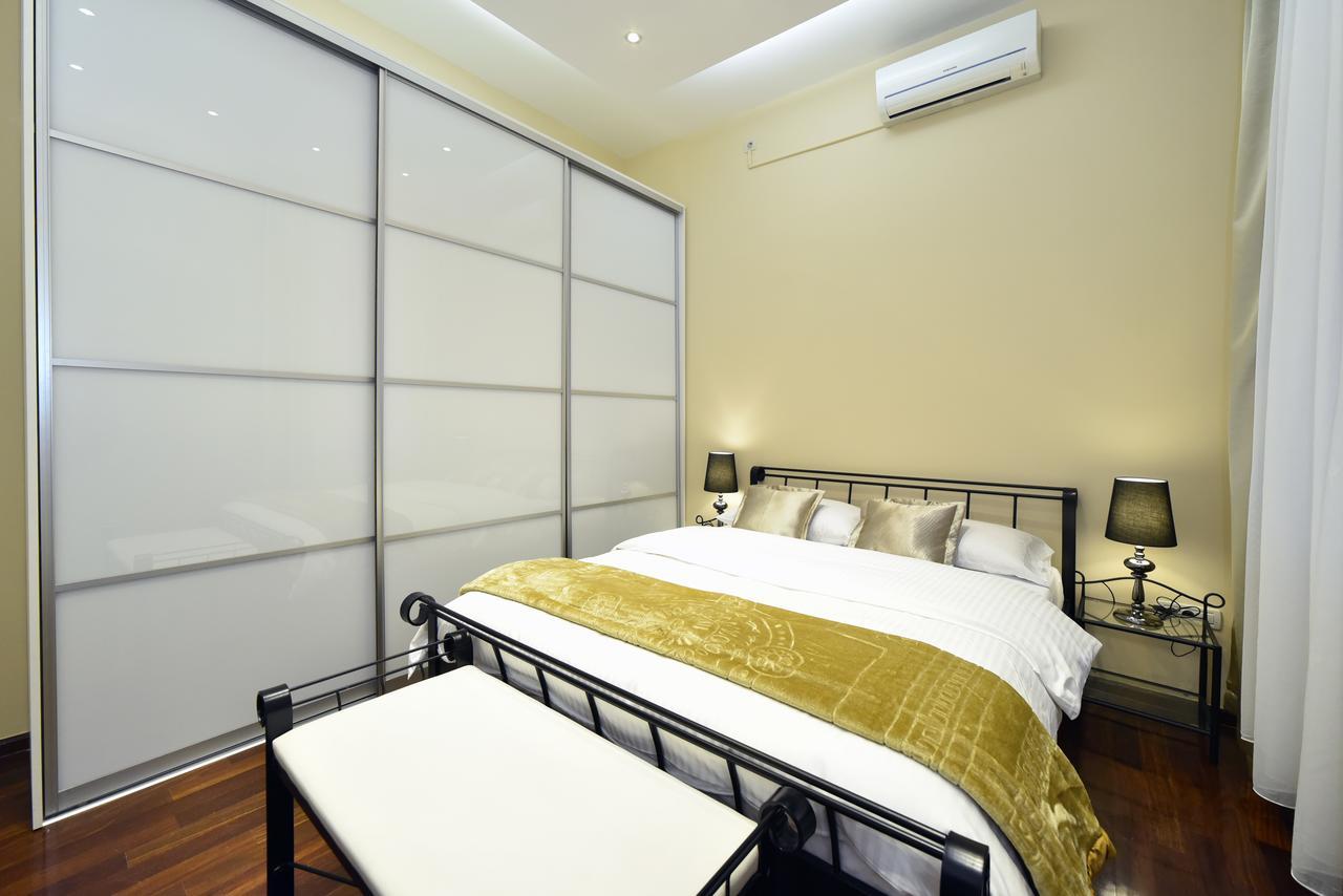 Luxury Residence Center Apartment Zagabria Esterno foto